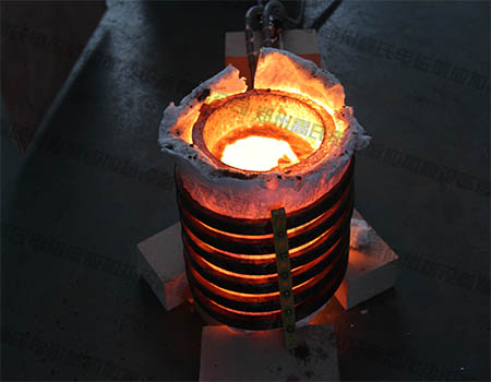 Medium frequency induction melting furnace is a good equipment for melting glass 