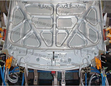  Automobile panels are heat treated with a high frequency induction heating machine 
