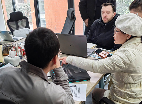 Welcome American customers to visit our company to inspect and purchase induction heating equipment